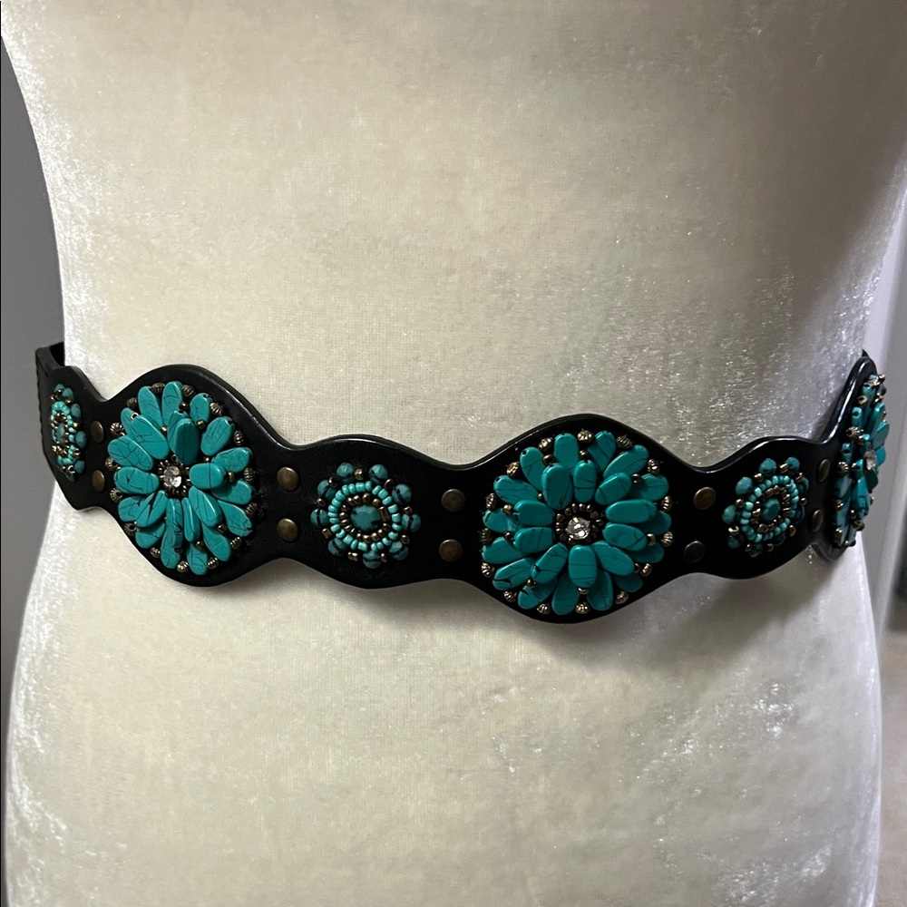 NWOT CHICO’S Fashion Belt - Picture 3 of 10